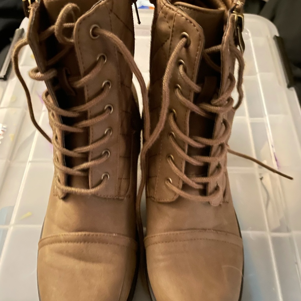 Combat Boots size women’s 7.5